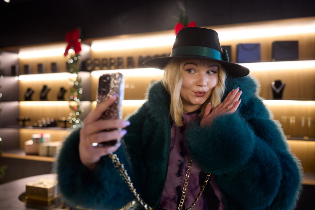 Malene Becker im Interview zu "Weihnachten im Olymp" mit Andrea Zschocher