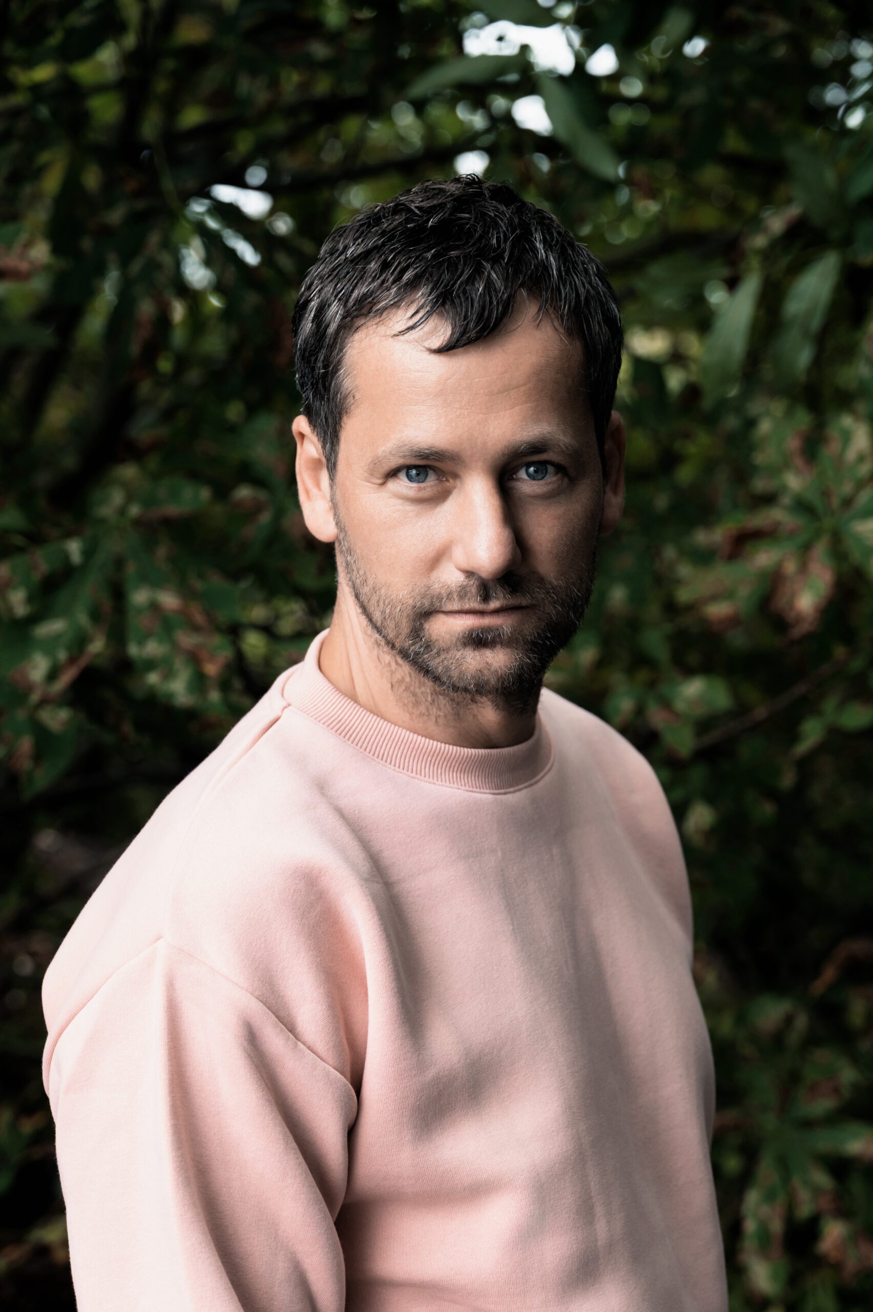 Florian Stetter: „Die Perversion ist, dass man nicht damit rechnet, dass jemand, der so cool und locker ist, so ein niederträchtiger Typ sein kann“