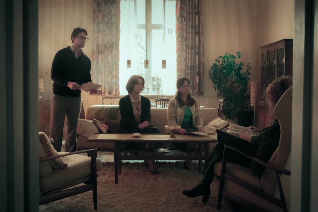 August Wittgenstein im Interview zu Ku'damm 77 mit Andrea Zschocher