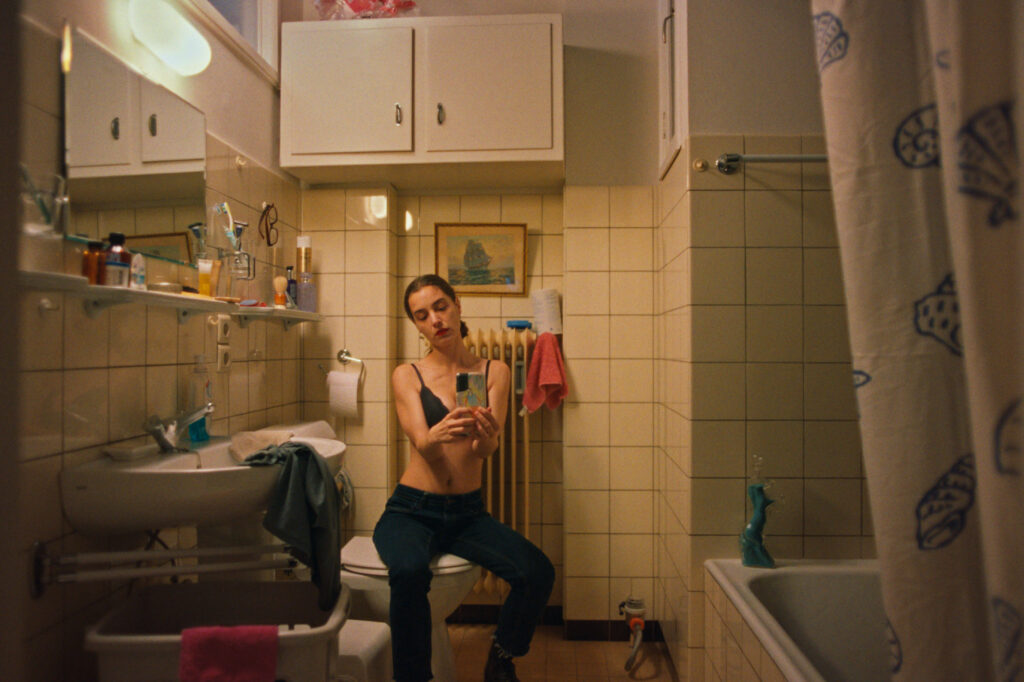 Interview Manon Cleval zu Madame Kika mit Andrea Zschocher