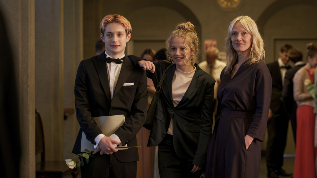 Kya-Celina Barucki zu "Die Ältern" im Interview mit Andrea Zschocher