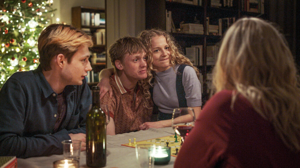 Kya-Celina Barucki zu "Die Ältern" im Interview mit Andrea Zschocher