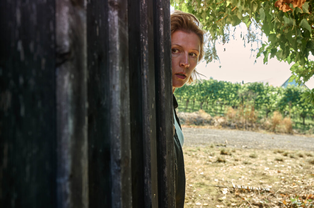 Franziska Weisz zu "Mordufer" im Interview mit Andrea Zschocher