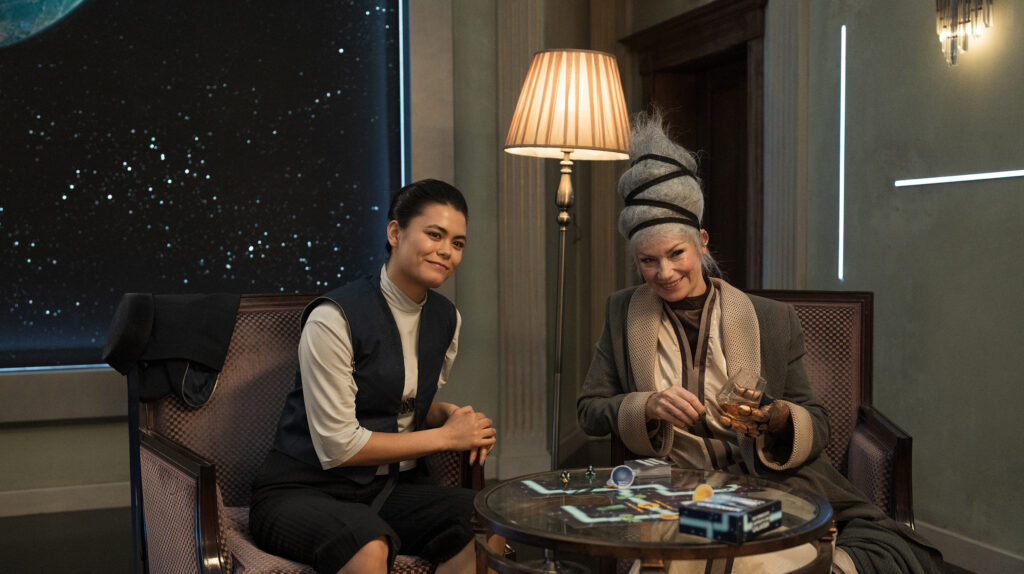 Tomomi Themann im Interview mit Andrea Zschocher zu Stardust Hotel