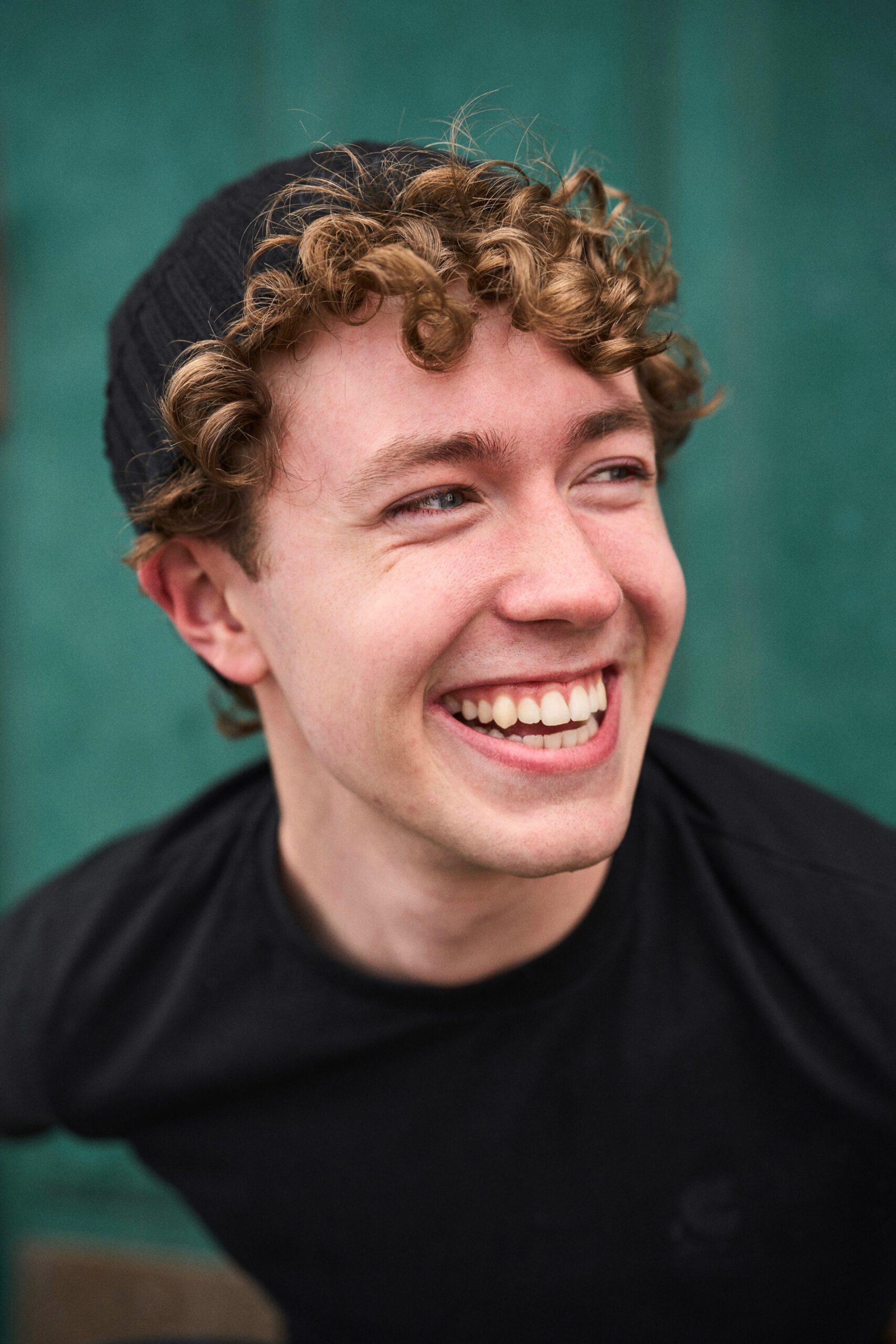 Linus Moog: „Wahre Stärke ist, füreinander einzustehen, laut zu sein für die, die es nicht sein können, und als Privilegierte anderen Raum zu geben.“