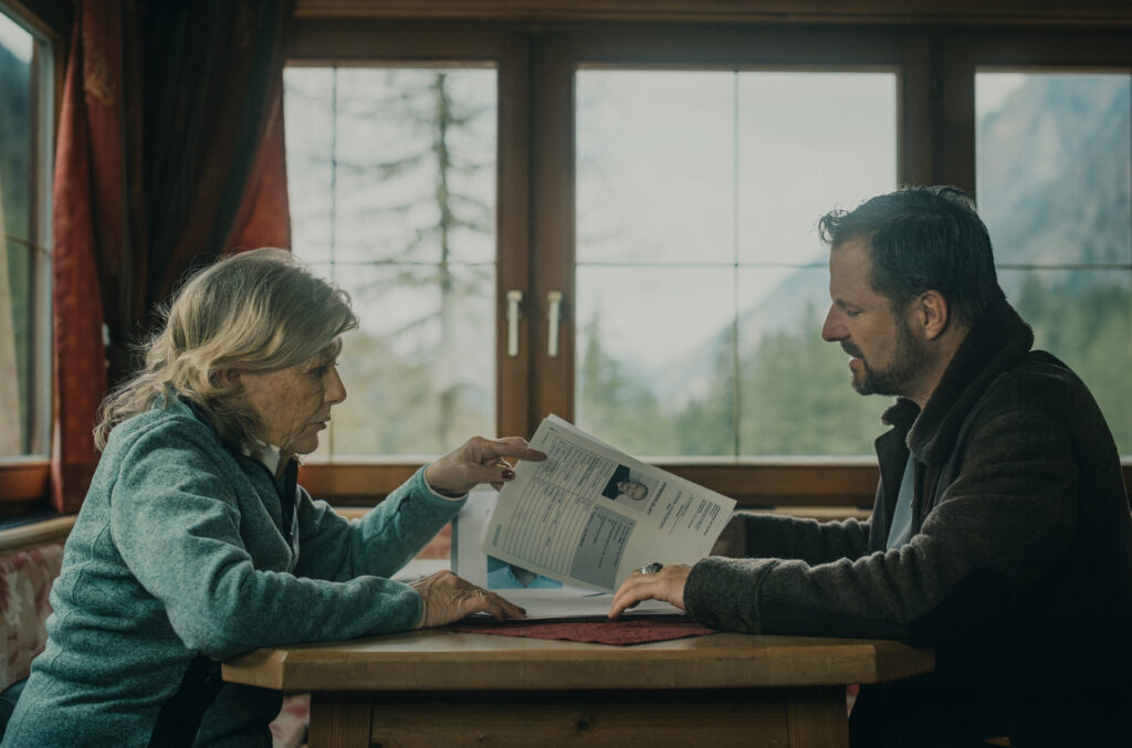 Philipp Hochmair im Interview zu "Der Geier" mit Andrea Zschocher